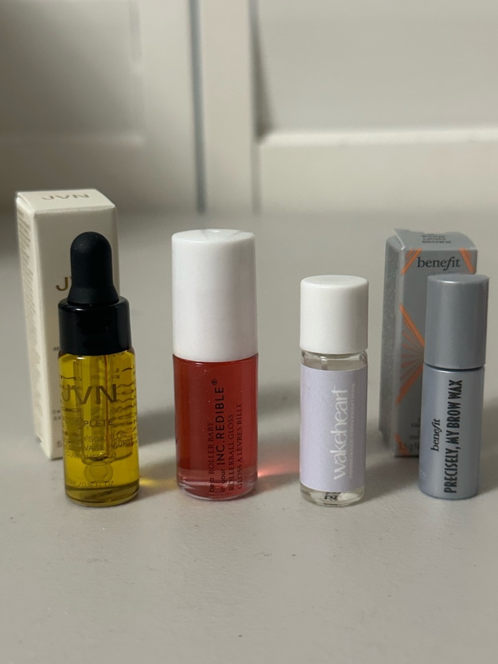 Makeup mini bundle - gloss, brow wax, fragrance, scalp oil